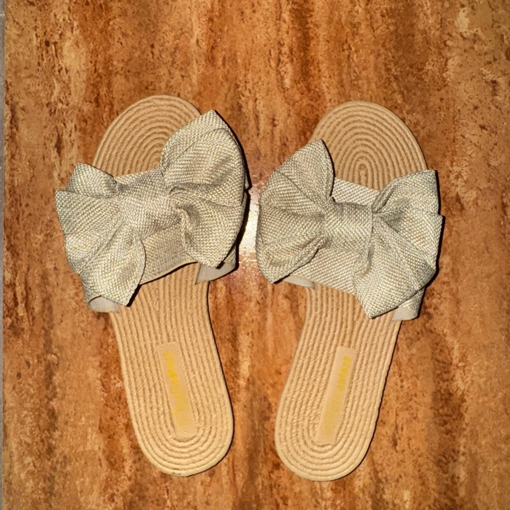 Chic Cream Bow Sandals